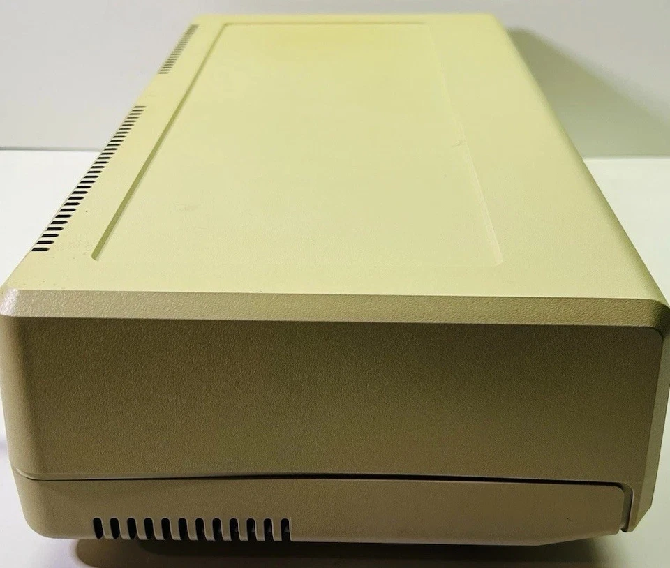Apple Profile HDD - A9M0005 - 5mb Apple Lisa / III hard drive Powers On - AS-IS! - Image 3 of 4