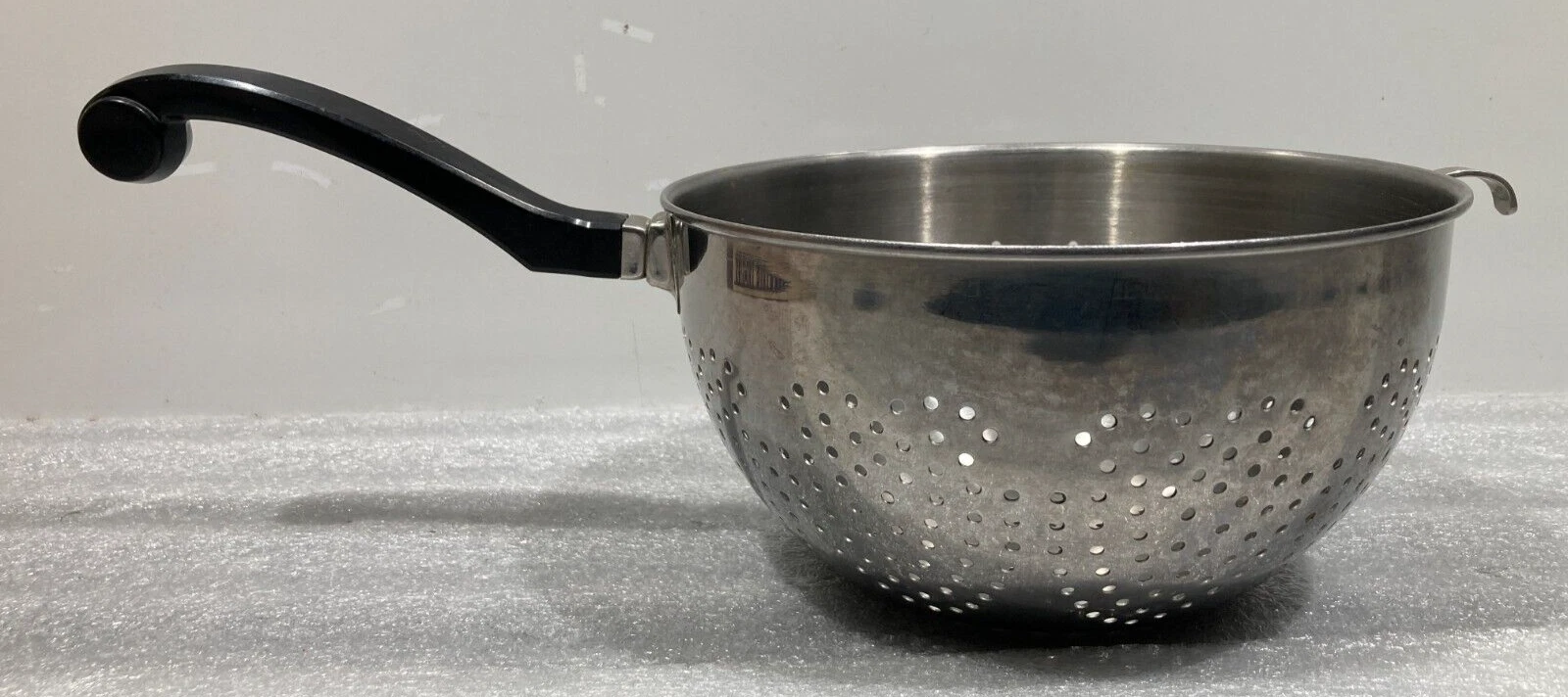 VTG Strainer/Steamer Insert Stainless Steel w/handle & pot hook 8.25"