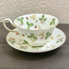 WEDGEWOOD WILD STRAWBERRY TEACUP & SAUCER
