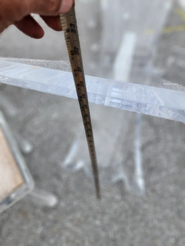 Cadeiras e base de mesa borboleta MCM lucite - Imagem 4 de 4