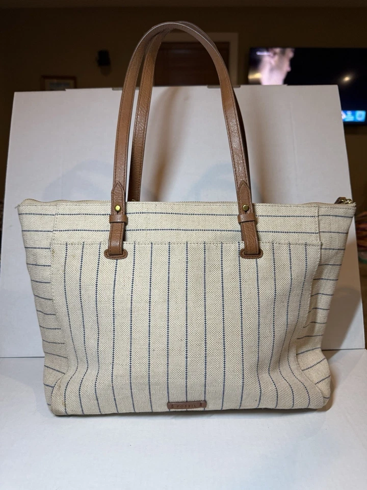 Bolso de Mano Fossil Rachel 2024 de Lona a Rayas Correas de Cuero Dijes Completamente Forrado Grande Foto 2 de 4