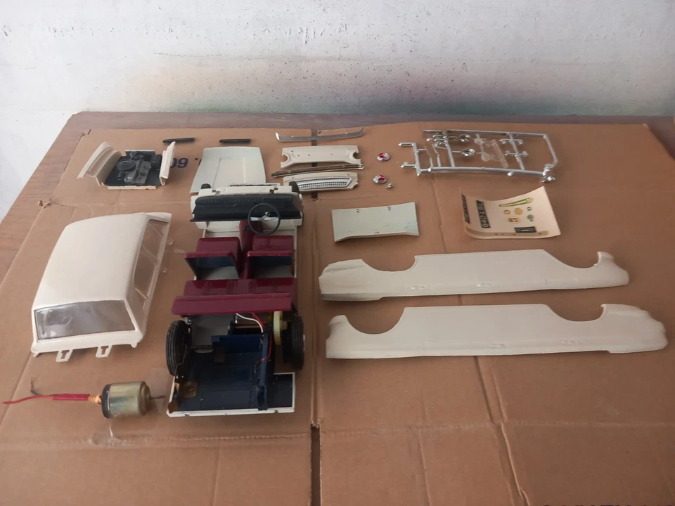 Model kit FROG 1/16 FORD CONSUL CORTINA MORORINO FUNZIONANTE DA STAGNARE - Immagine 3 di 4