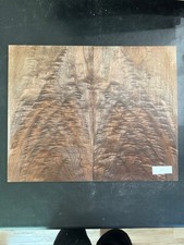 GITARRE TROPFEN/SCHNITZPLATTE GITARRENBAUER HOLZ CLARO WALNUSS 18,25X22,5X,33" #1169