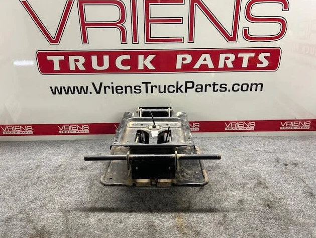 INTERNATIONAL BOSTROM 230889-01 SEAT FRAME MOUNTING BASE - Image 3 of 4