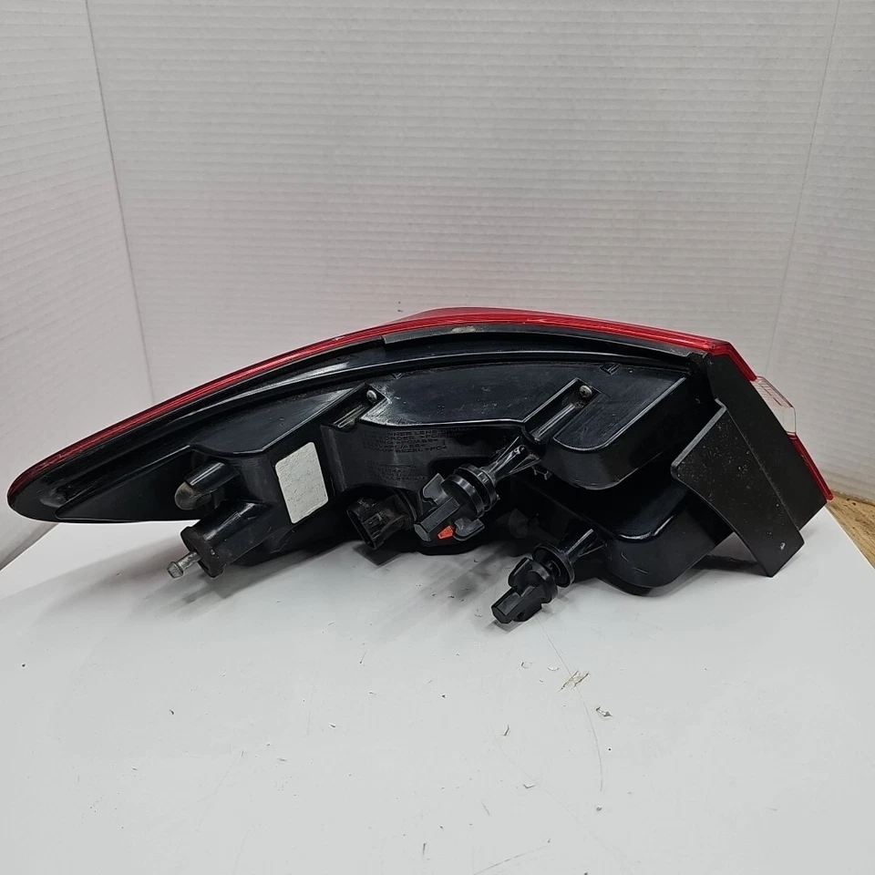 2011-2014 CHRYSLER 200 PASSENGER RIGHT TAILLIGHT TAILLAMP TESTED TAIL LIGHT OEM - Image 3 of 4