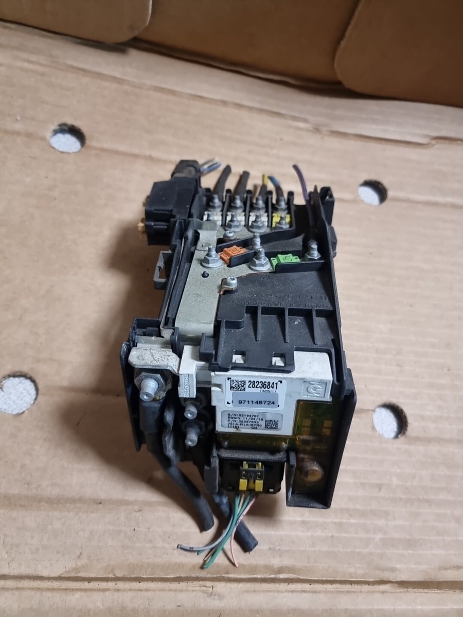 Citroen C4 Picasso Peugeot 308 3008 5008 Fuse Box Voltage