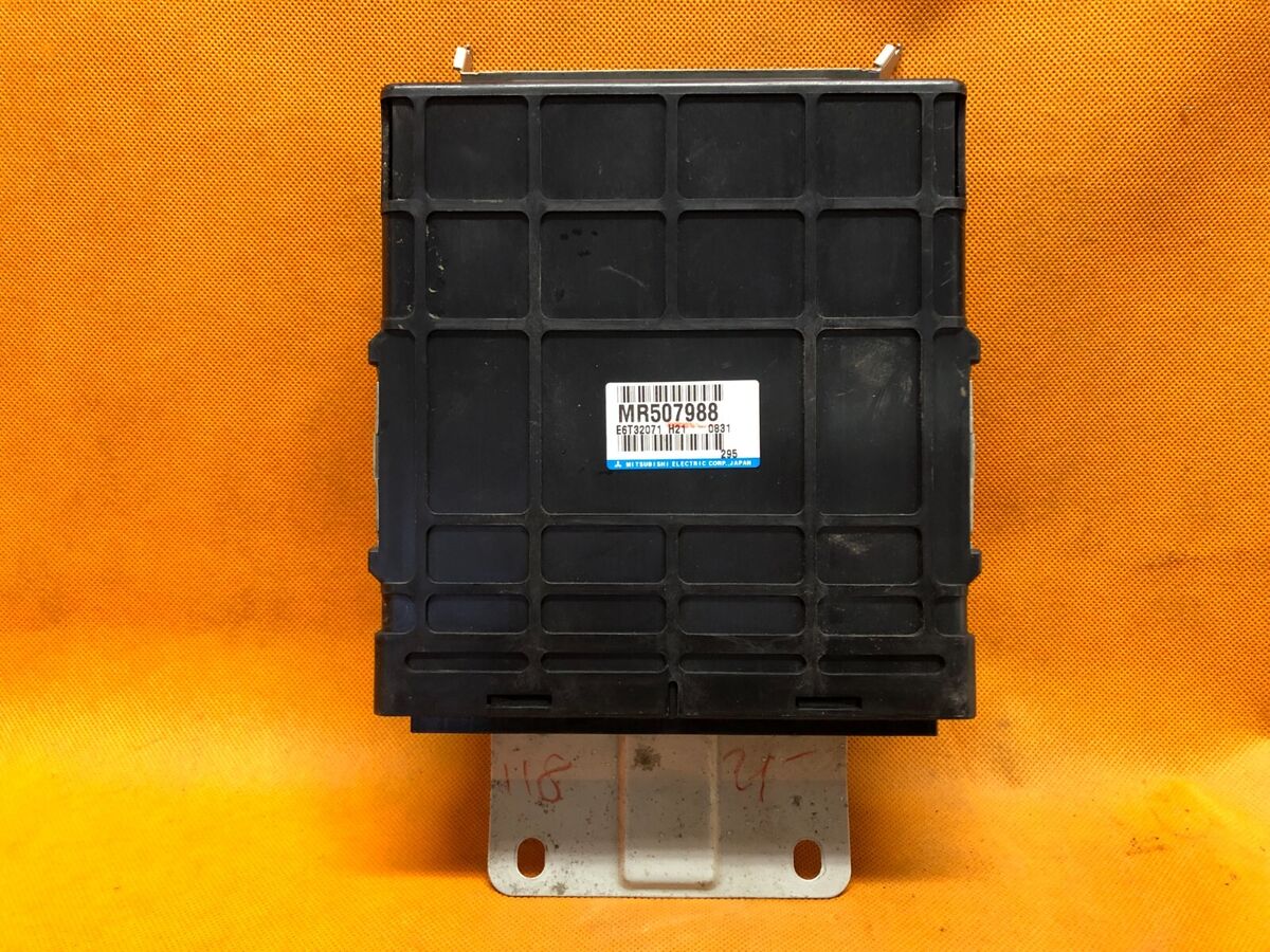 01 Mitsubishi Mirage 1.8l at ECU ECM Engine Control Module 01 Mitsubishi Mirage 1.8l at ECU ECM Engine Control Module