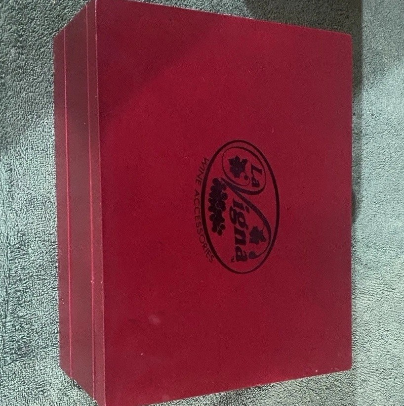 La Vigna Wine Accessories Boxed Set Red Wood Modern Metal Plastic