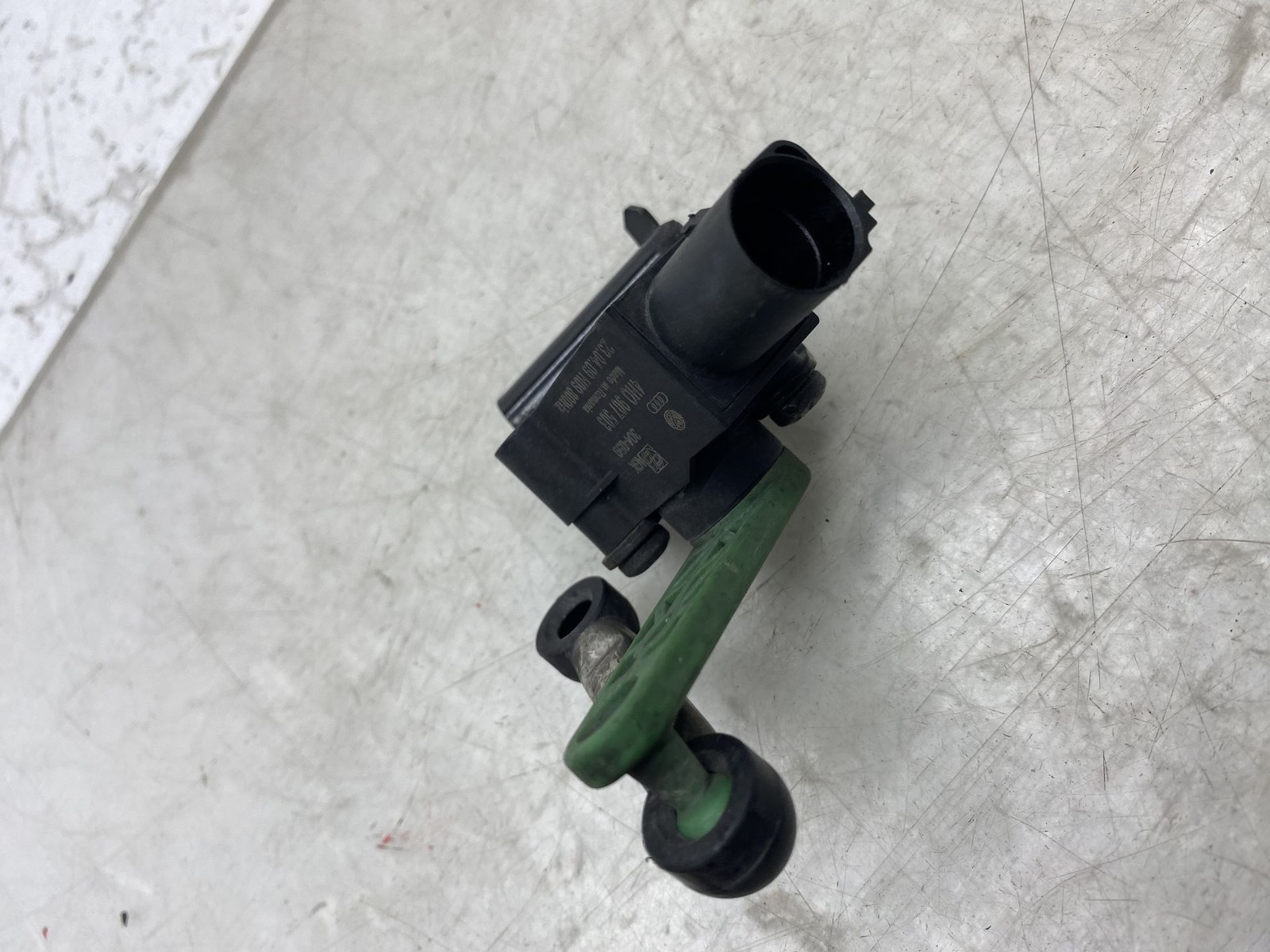 2010-2020 BENTLEY MULSANNE OEM FRONT RIGHT SUSPENSION HEIGHT LEVEL SENSOR UNIT