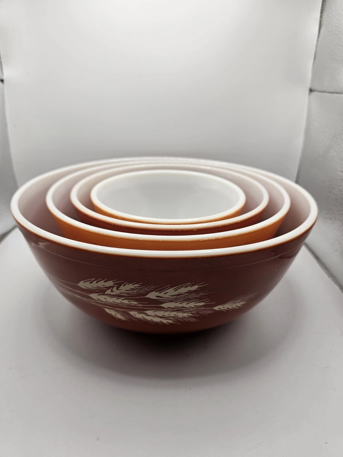 Pyrex Vintage Autumn Harvest Wheat Nesting Mixing Bowls Set of 4 In Great Shape