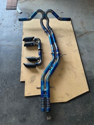 Lamborghini Urus Ryft titanium straight pipe exhaust