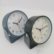 Tatsächlich Nachttischuhr Kleine Kurve Batterien Täglicher Unterschied