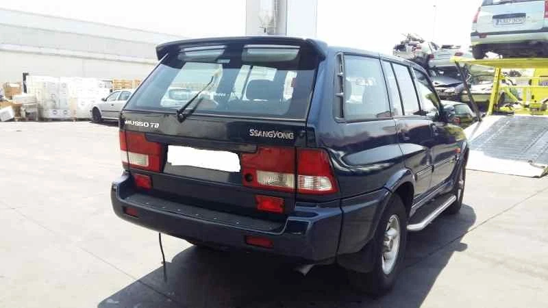 MOYEU DE ROUE AVANT GAUCHE / 699752 POUR SSANGYONG MUSSO 2.9 TURBODIESEL CAT 120 - Photo 4/4