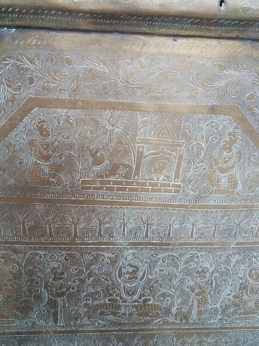 Antique large 24" Benares hexagon brass tray Hanuman Shiva Nandi India 19th c - Picture 4 of 13