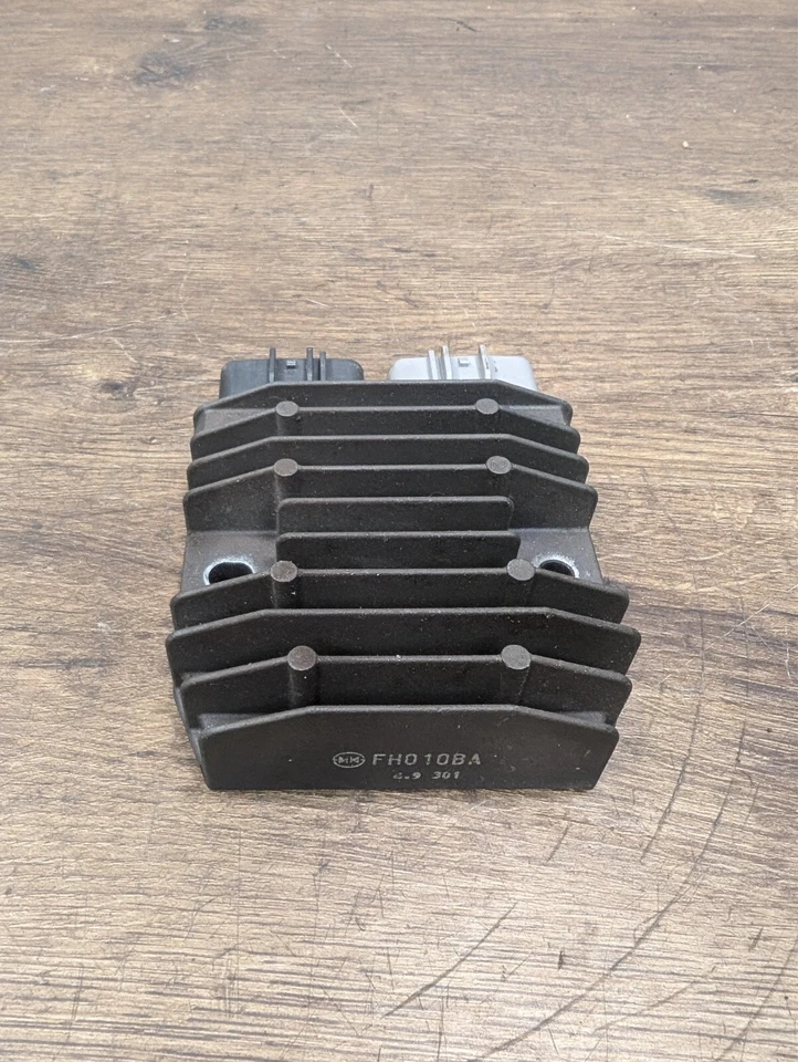 2005 KAWASAKI NINJA ZX10R ZX1000 OEM RECTIFIER VOLTAGE REGULATOR - 21066-0771 - Image 2 of 4