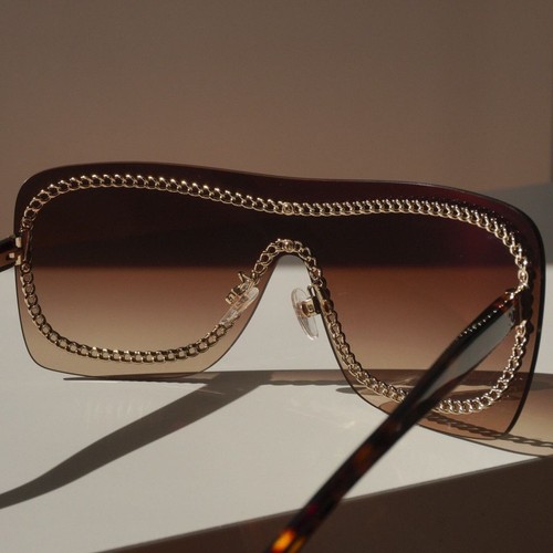 Chanel shield logo gold chain frame sunglasses - Picture 5 of 10