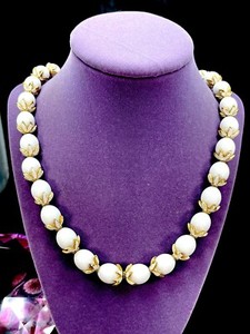 Authentic 50'S CROWN TRIFARI GOLD PLATED SUMMER WHITE BEAD TROPICAL FRUIT COLLAR NECKLACE