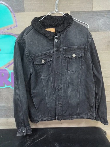 Rue 21 Men’s Black Trucker Jacket  With Sherpa Lining Size Large - product listing photo