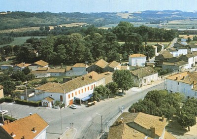 LAYRAC card seen from above A street with business to identify