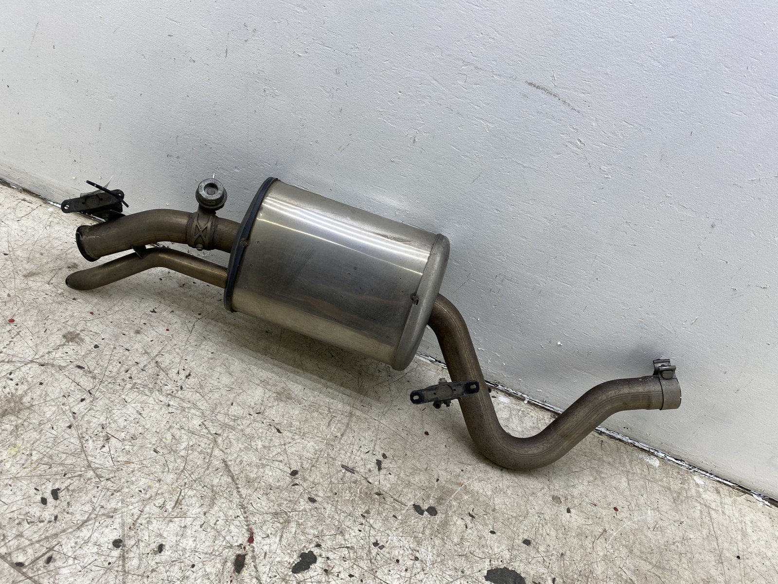 2010-2020 BENTLEY MULSANNE OEM REAR LEFT EXHAUST MUFFLER SILENCER PIPE TUBE