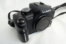 Panasonic LUMIX DMC-G10 Digital Camera with 14-42mm Lens and Camera Bag