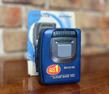 AIWA HS-TA153 Super Bass AM/FM Stereo Radio Cassette Player Walkman Boxed