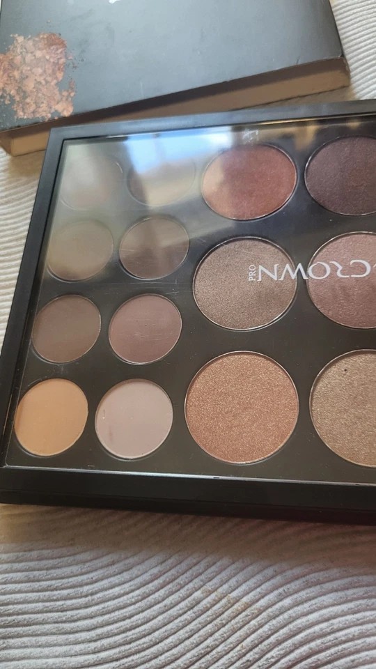 Crown Pro Eyeshadow Palette - Neutral Collection 0.75 oz. V - Image 4 of 4