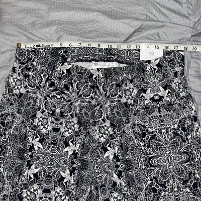 Rafaella Women's Blue Stretch Comfort Pull On Blue White Floral 16 Capri NWT