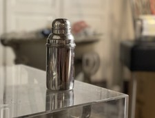 Utile e Raro Shaker Vintage UK per Single e/o Circondati da Astemi