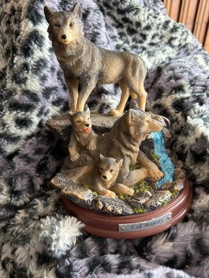 Bradford Exchange Protectors Of The Pack Wolf Sculpture 2018 Fall Majesty