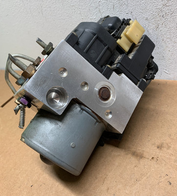 Bosch Antilock Brake Unit ABS Pump Module Used 0 130 106 046