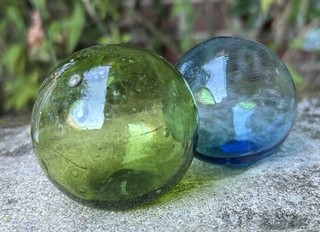 Vintage Sweet Little Pair 2x Stained Glass Buoy Ball Garden Interior Art Balls