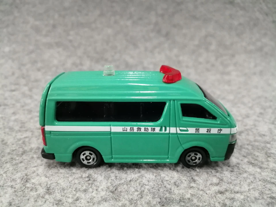 Лотерея Takara Tomy Toyota Hiace Mountain Rescue Team Tomica 15 - Изображение 4 из 4