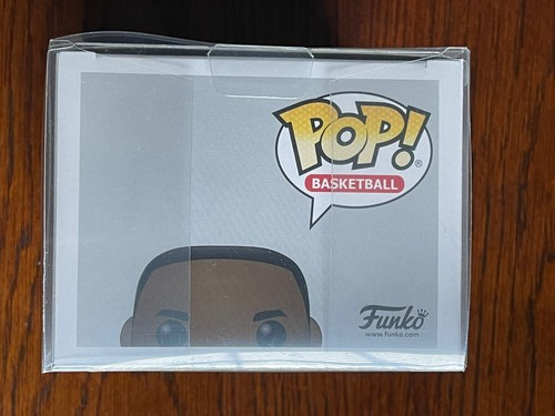 Funko Pop! Sports Basketball Michael Jordan North Carolina UNC White Warm Up #75 - Picture 5 of 6