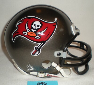 Tampa Bay Buccaneers Riddell 1995 Mini Helmet 3 5/8 (A96) - Used - No Box