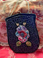 VINTAGE 40's, 50's BLACK BEADED HANDBAG WITH DECORATION. PURSE. POCKETBOOK.