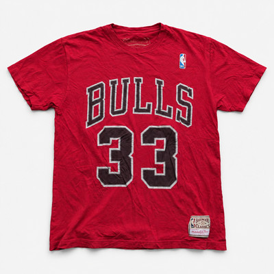 Chicago Bulls Mitchell & Ness T-Shirt Herren Pippen 33 NBA Rot S/M 46x65cm