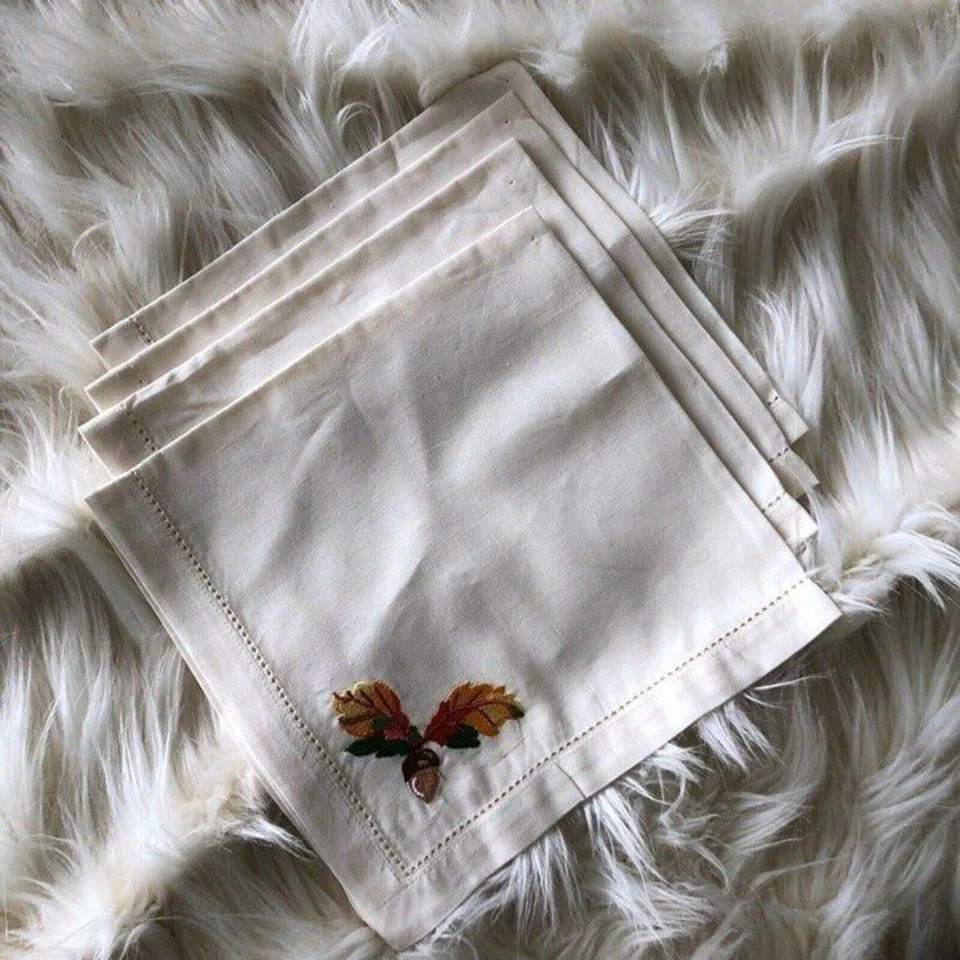 Juego de 4 servilletas bordadas de bellota blanca de acción de gracias de tela de algodón de lino otoño Foto 3 de 4