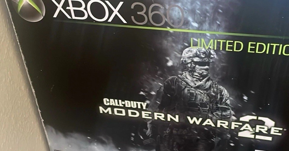 Microsoft Xbox 360 Call of Duty Modern Warfare 2 250GB Black HDMI Console