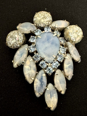 Vintage Moon Glow Rhinestone Brooch Prong Set Unsigned Beauty