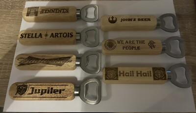 Flaschenöffner aus Holz. Einseitig Markenware und andere Seite jede persönliche Nachricht