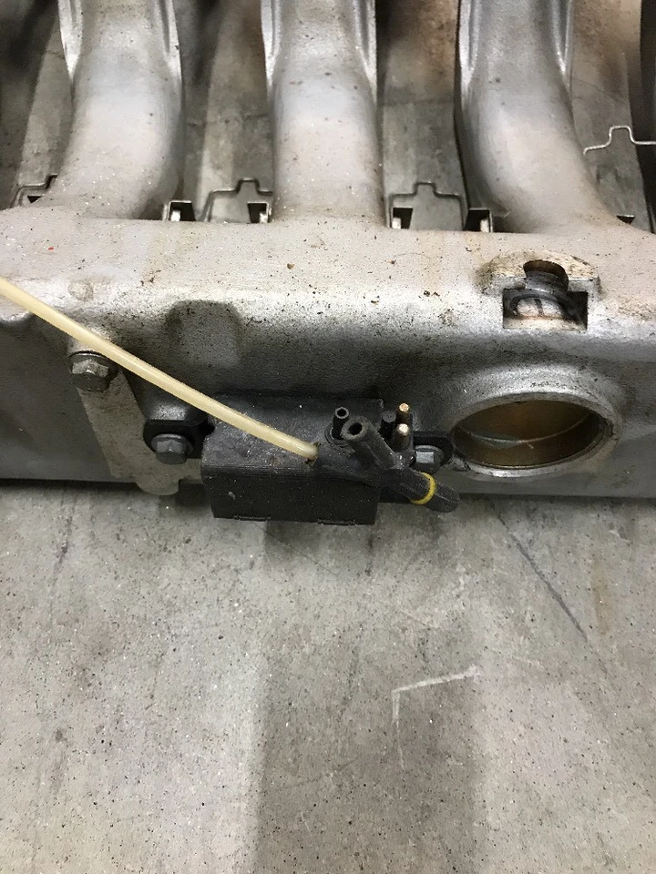 Mercedes-Benz S600 1999 colector de admisión de aire 1201401201 Foto 3 de 4