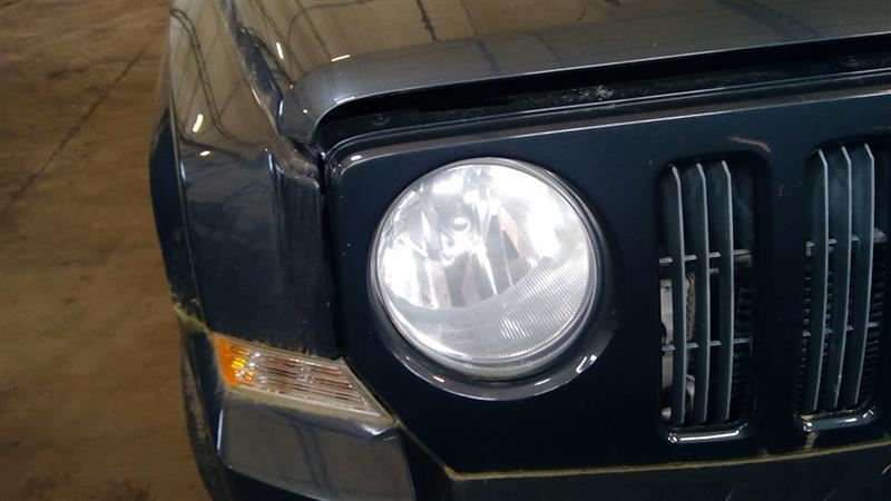 Passenger Right Headlight Halogen Fits 07-17 PATRIOT 5386300