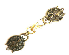 Wolf cloak clasp in gold metal sew on style
