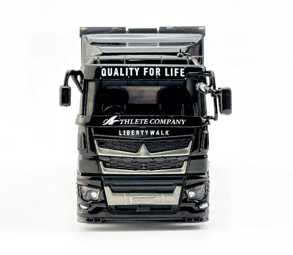 GCD 1:64 Black LB Fuso Super Great Transport Truck Model GCD 1:64 Black LB Fuso Super Great Transport Truck Model