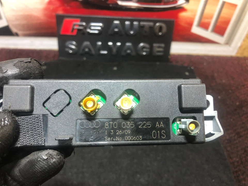2010 AUDI A5 8T3 2DR COUPE ANTENNA AMPLIFIER 8T0035225AA - Image 3 of 3