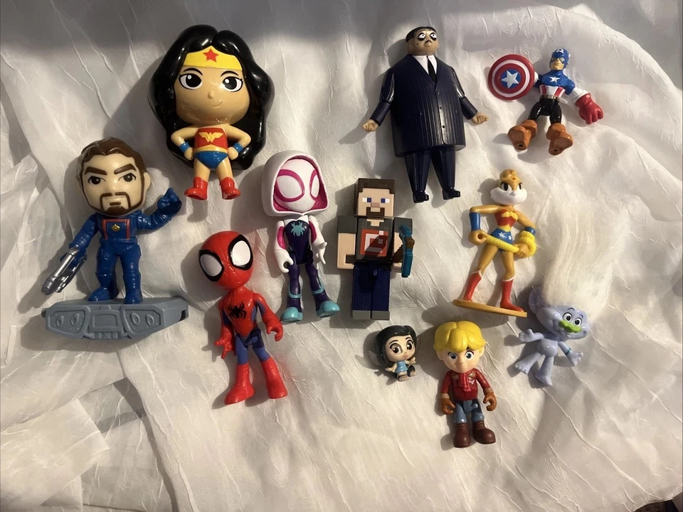 (11) Лот товаров с Фигурками Человек-паук, Чудо-женщина, Looney Tunes, Minecraft, DC, Тролли - Изображение 2 из 4