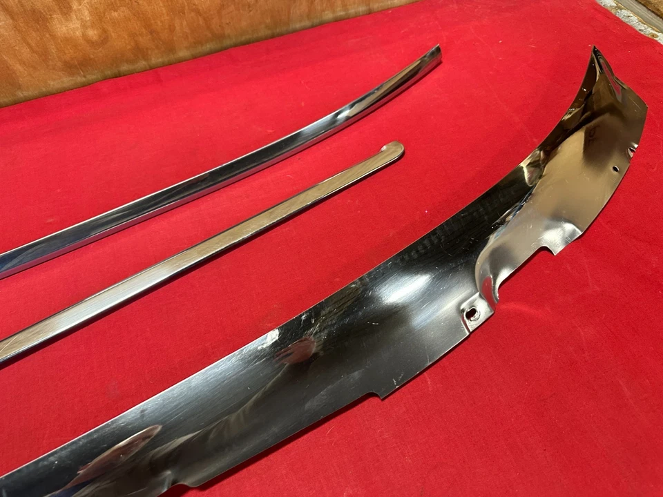 1969-1970 CHEVROLET IMPALA BEL AIR WINDSHIELD TRIM MOLDINGS GM 69-70 - Image 4 of 4