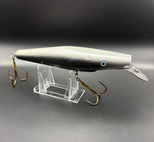7" Mistress Muskie Lure - Aluminum Lip Wood Crankbait - Silver Black Scale