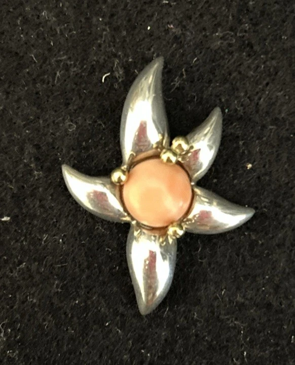 Broche prendedor estrella de mar coral ángel Tiffany & Co raro oro de 18 quilates y plata de ley Foto 2 de 4